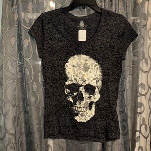 Women's Black Skull Graphic Tee